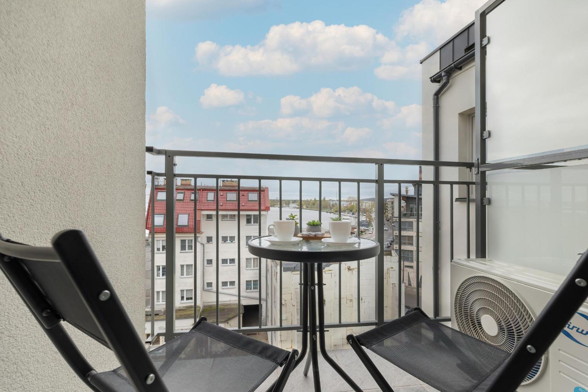 Plac Slowianski Apartments With Balcony Swinoujscie Center By Noclegi Renters Экстерьер фото